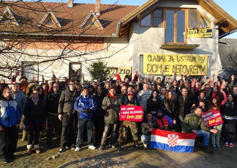 Odgođena deložacija obitelji Cvjetković, Živi zid zazivao Kolindu