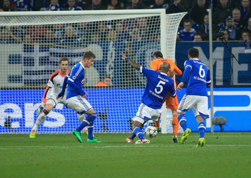 Porto se vratio u život, Real dotukao Schalke!