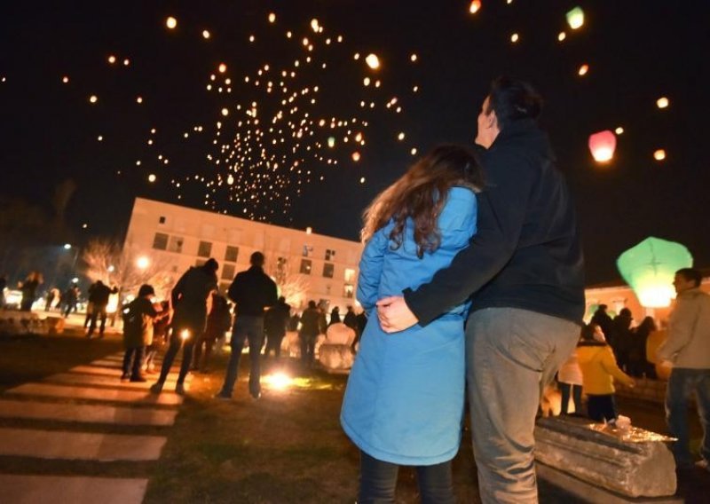 Zadarsko nebo obasjalo preko 3000 lampiona