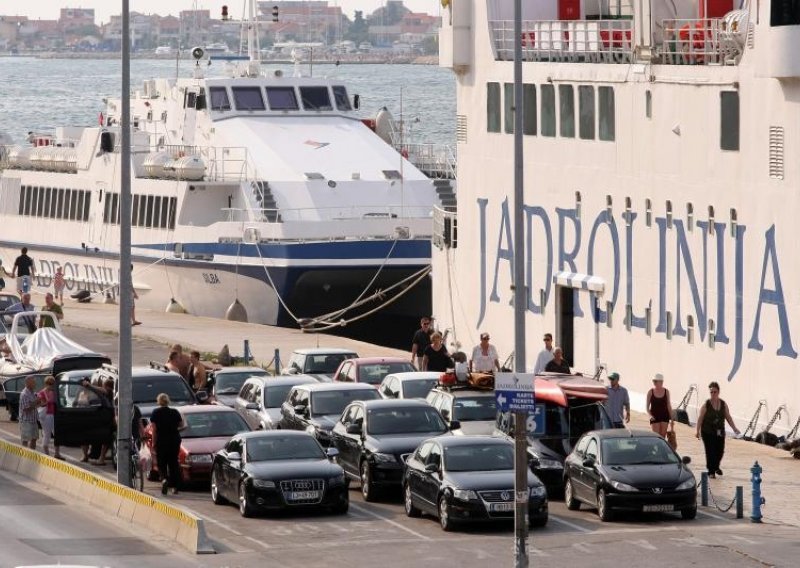 Sa zadarskog Poluotoka do Preka 7-8 puta na dan