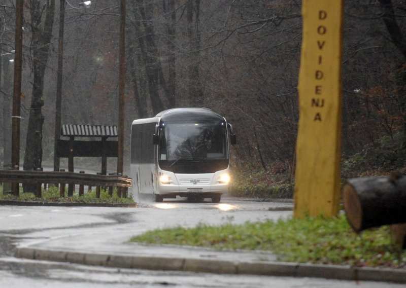 Nesreća autobusa s djecom na Sljemenu - bez ozlijeđenih