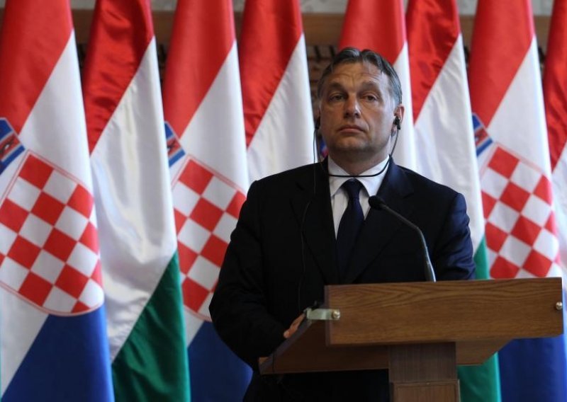 Kako je Orban spasio Mađare od podivljalog franka?