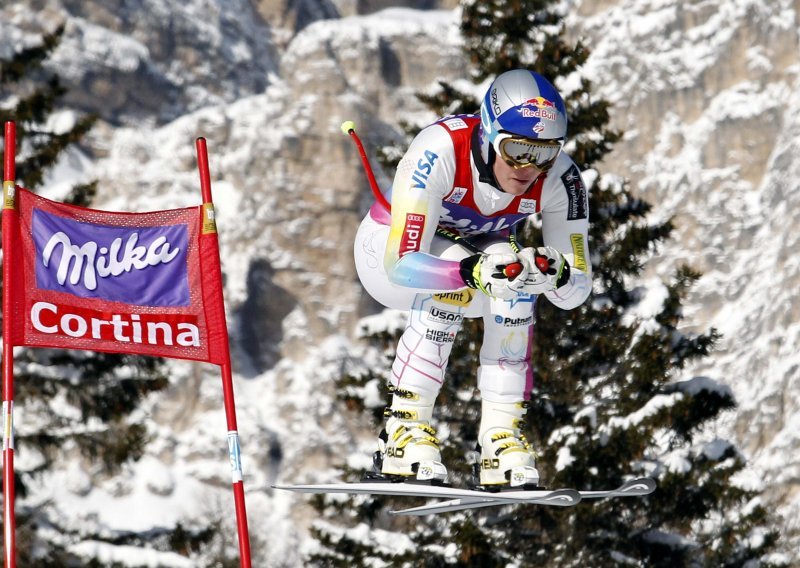 Vonn najbrža u spustu u Cortini, Maze druga