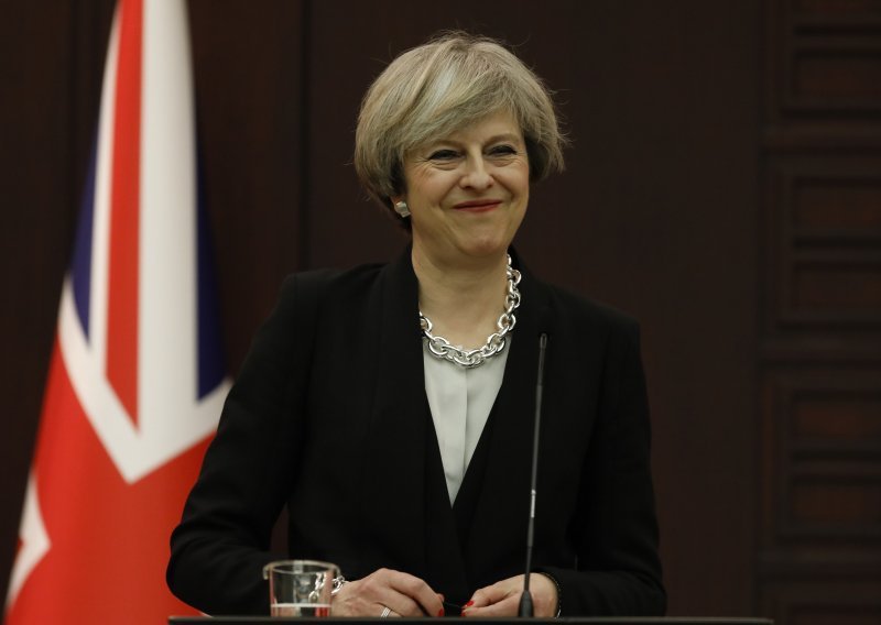 Britanska vlada neće dopustiti zastupnicima da blokiraju Brexit