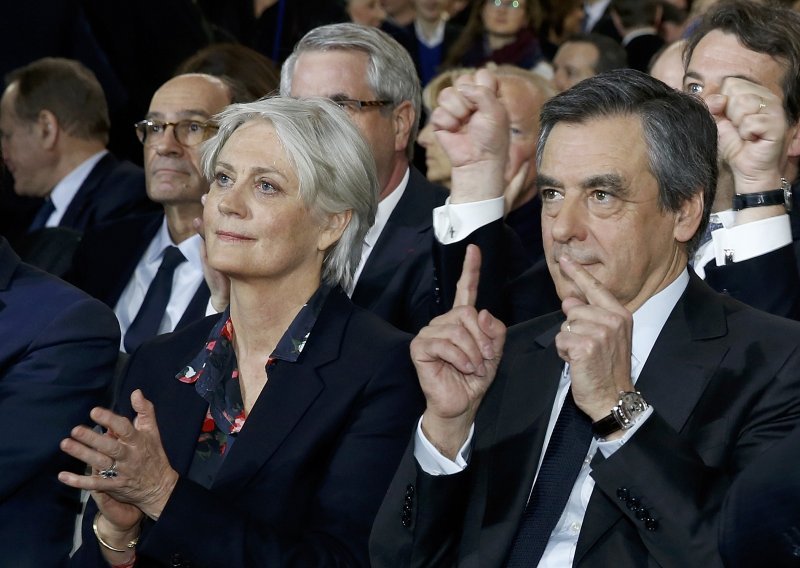 Francois Fillon unatoč aferi ne odustaje od predsjedničke utrke