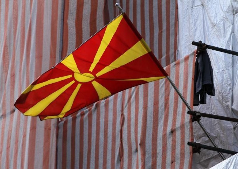 U Rijeci skinuta makedonska zastava sa zgrade konzulata