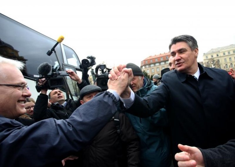 Milanović ispratio Josipovića uz 'high five' i 'Ivo, sretno!'