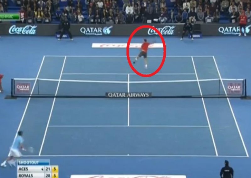 Briljantna Federerova reakcija na Đokovićev pokušaj loba