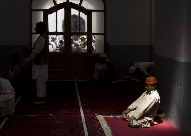 U njemačkoj gimnaziji zabranjena molitva muslimanima
