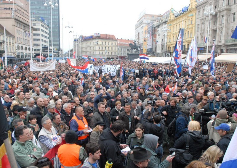 Demonstrators in Zagreb demand government's resignation