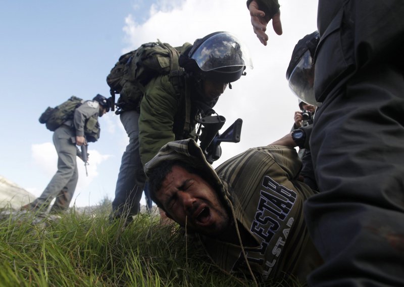 Izraelci uhapsili tri palestinska zastupnika