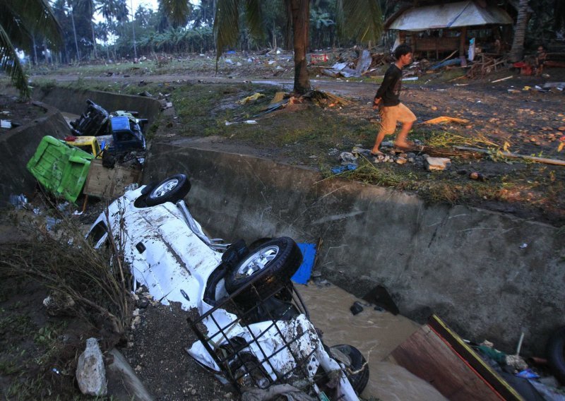 U tropskoj oluji na Filipinima poginulo 440 osoba