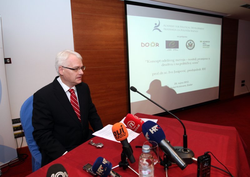 Josipovic: PM's offer in line with state politics