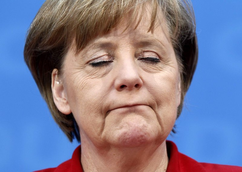 Merkel u problemima, budućnost eura neizvjesna