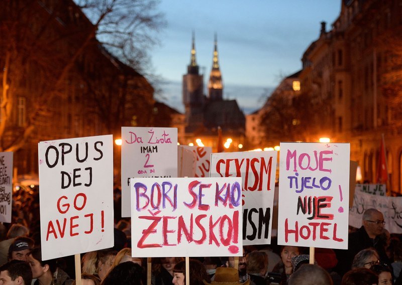 Noćni marš za Dan žena: Traže se ostavke Stiera i Ilčića
