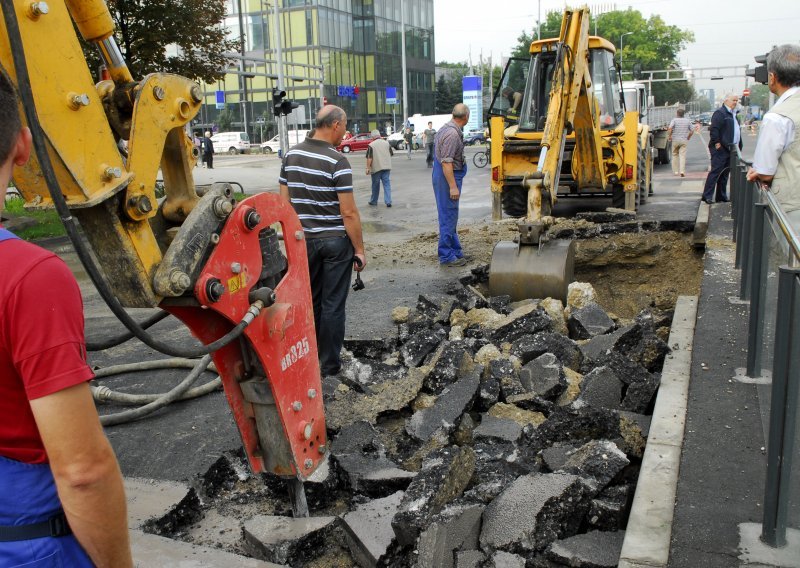 Redoviti promet Vukovarskom tek ujutro