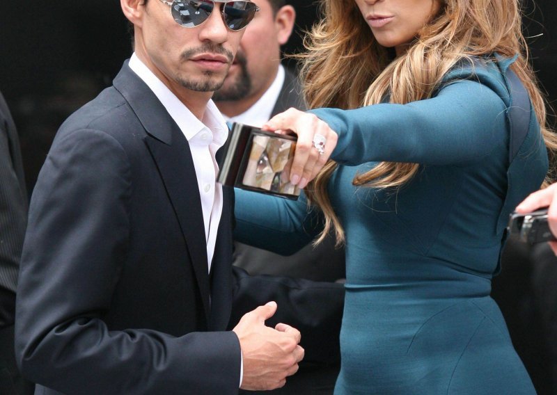 J.Lo dobila 20 milijuna dolara za angažman u 'Američkom idolu'