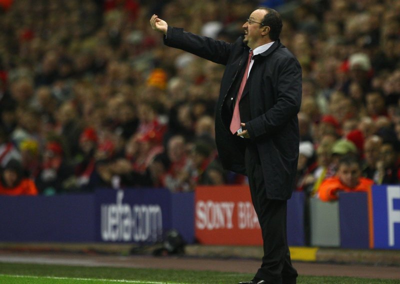 Unatoč eliminaciji, Benitez ostaje trener