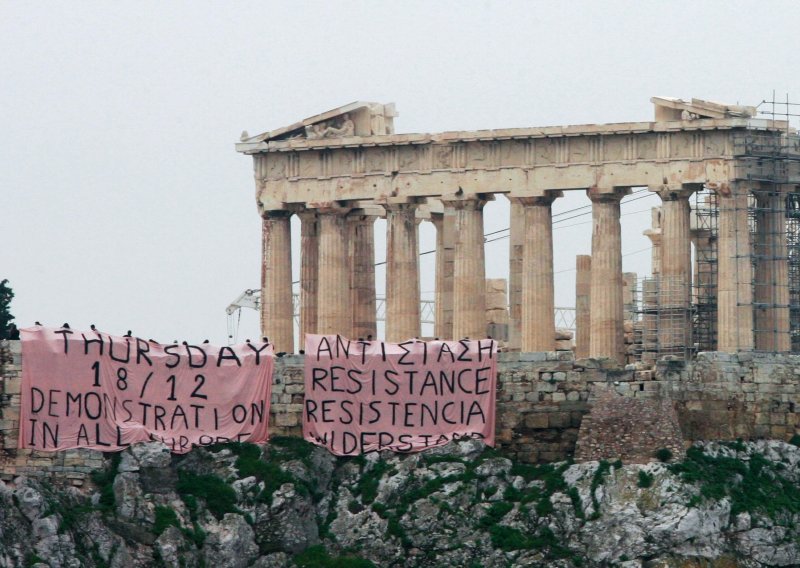 Poziv na globalni otpor upućen s Akropole