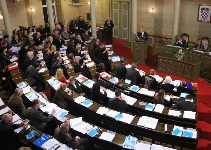 Zašto zastupnici zagrebačke Gradske skupštine 'sastanče' iza zatvorenih vrata?
