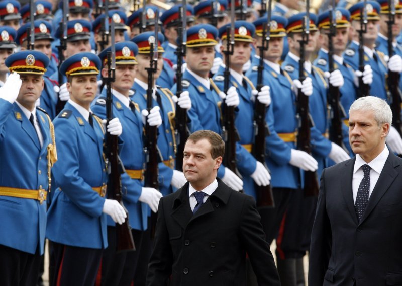 Medvedev u Srbiji uz najviše državne počasti
