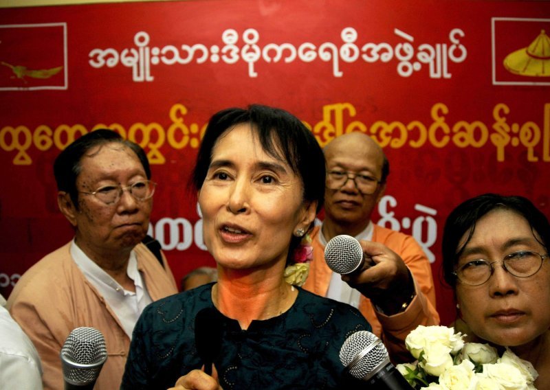 Aung San Suu Kyi izlazi na parlamentarne izbore
