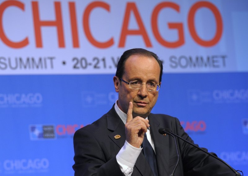 Hollande pokorio saveznike u NATO-u