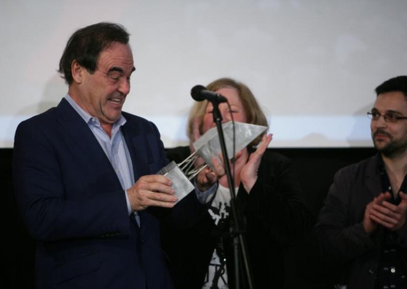 Oliver Stone primio nagradu za životno djelo