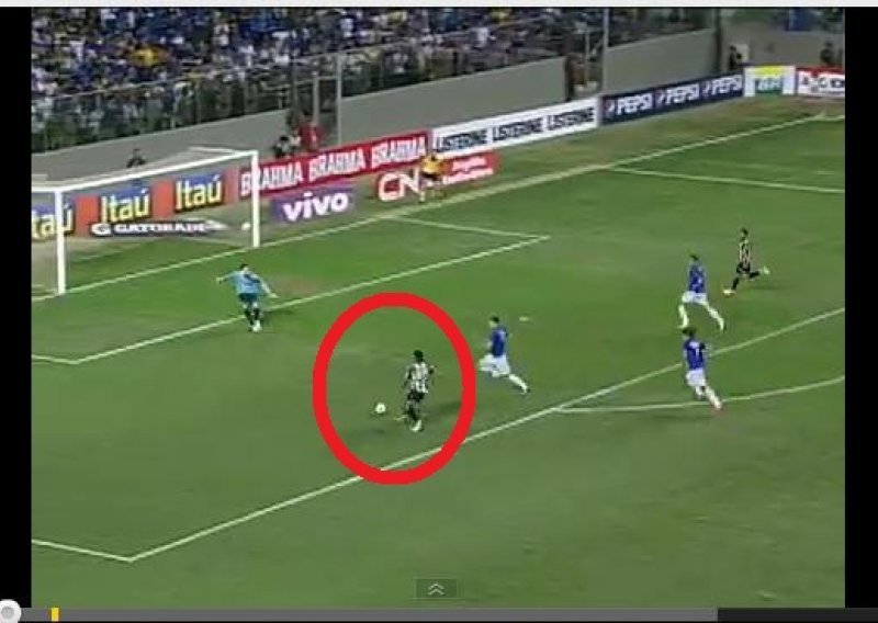 Pogledajte Ronaldinhov trenutak genijalnosti