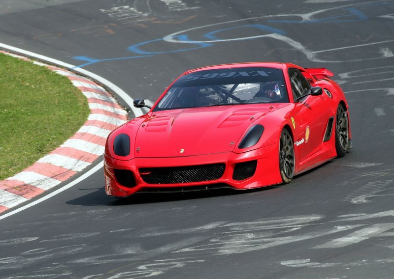 Ferrari 599XX pomeo konkurenciju na Nurburgringu