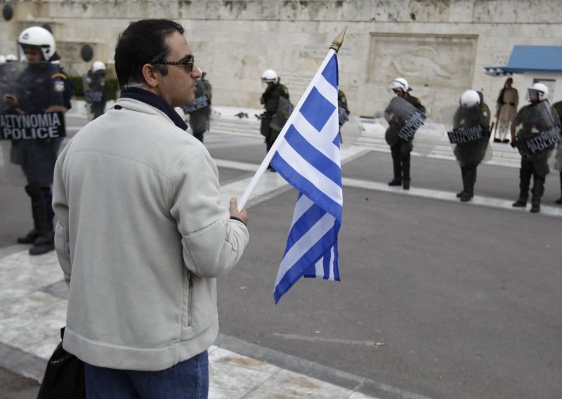 Grčki prosvjednici zatvorili Akropolu i najavili opći štrajk