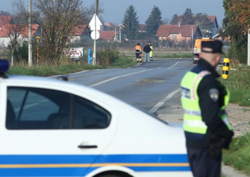 Muškarac poginuo u sudaru autobusa i automobila