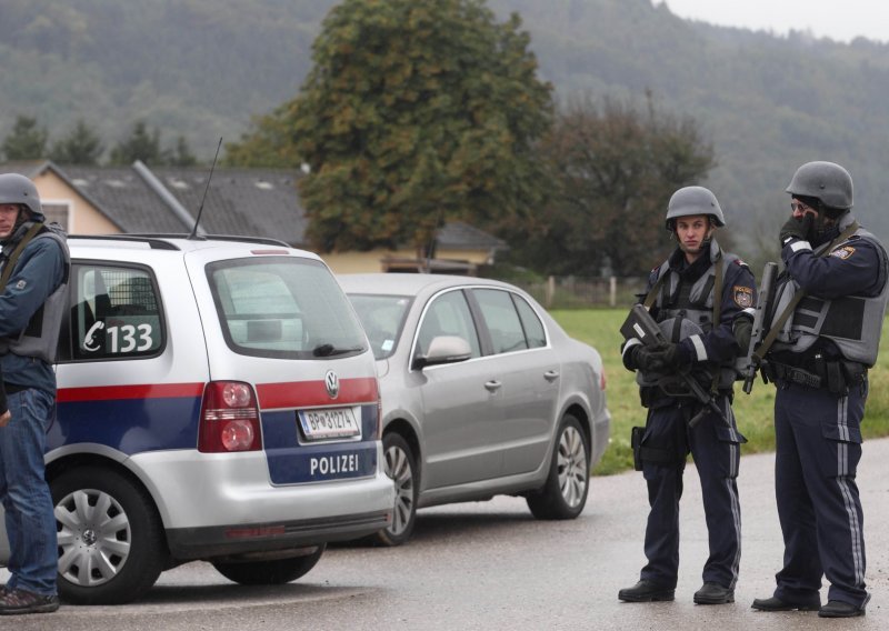 Lovokradica ubio tri policajca i bolničara