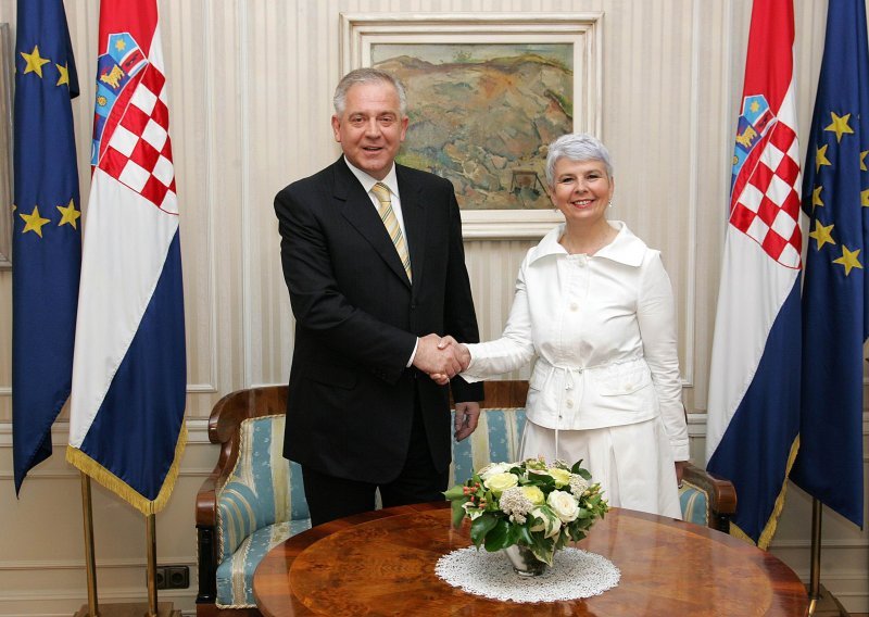 Kosor od Sanadera preuzela Banske dvore