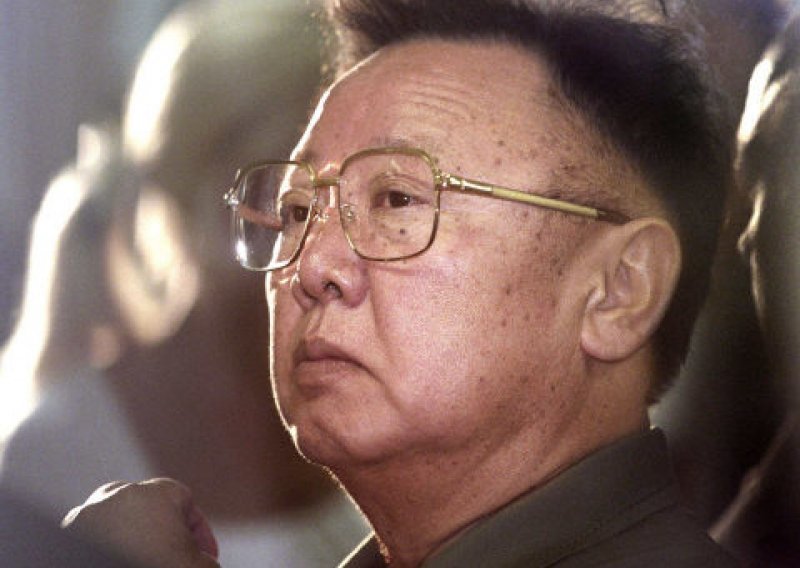 Sjenica i cvijet žalovali za Kim Jong-Ilom