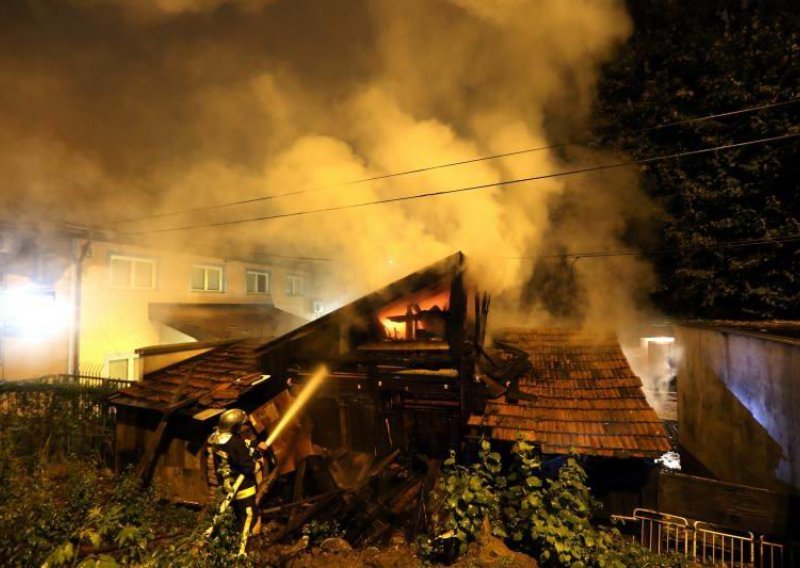 Vatrogasci ugasili požar na Trnju