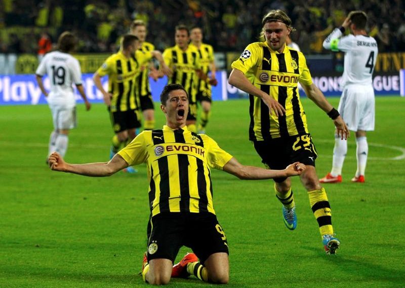 Sjajni Lewandowski s četiri gola potpuno uništio Real!