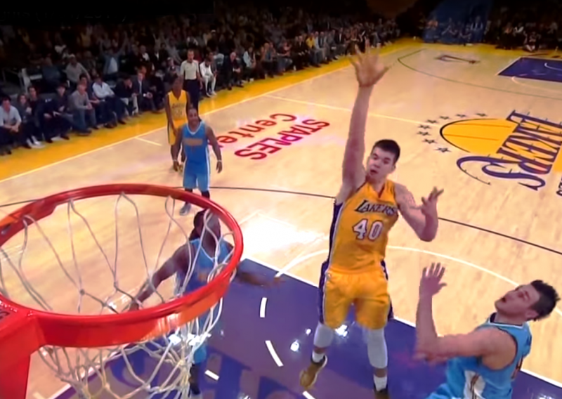 Najbolja utakmica hrvatskog tinejdžera u dresu LA Lakersa!