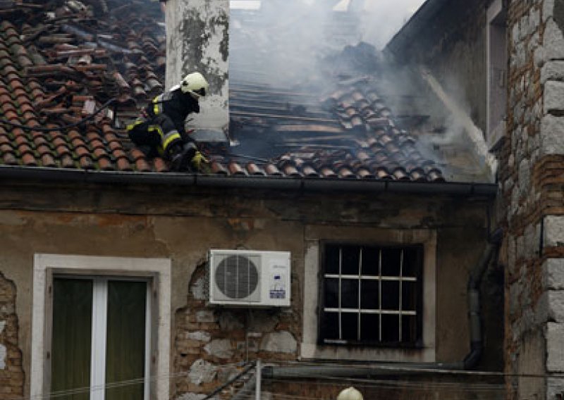 Na Braču izgorio stan novinara Globusa