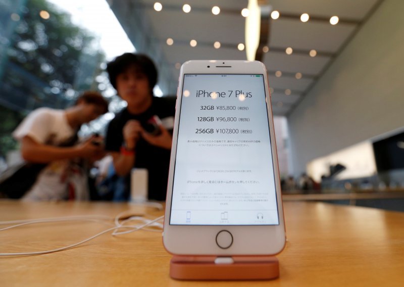 iPhone oborio prodajne rekorde, iPad i dalje u padu