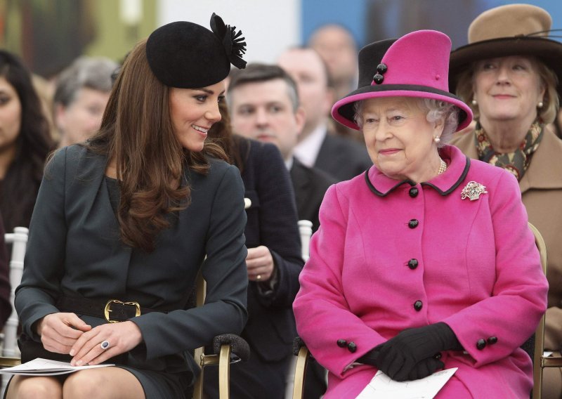 Kraljica posramila Kate Middleton