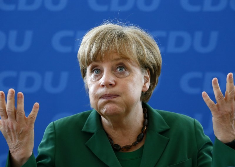 Stranka Angele Merkel teško poražena