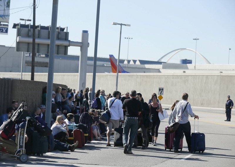Sedam ranjenih i jedan ubijeni u pucnjavi na aerodromu LAX