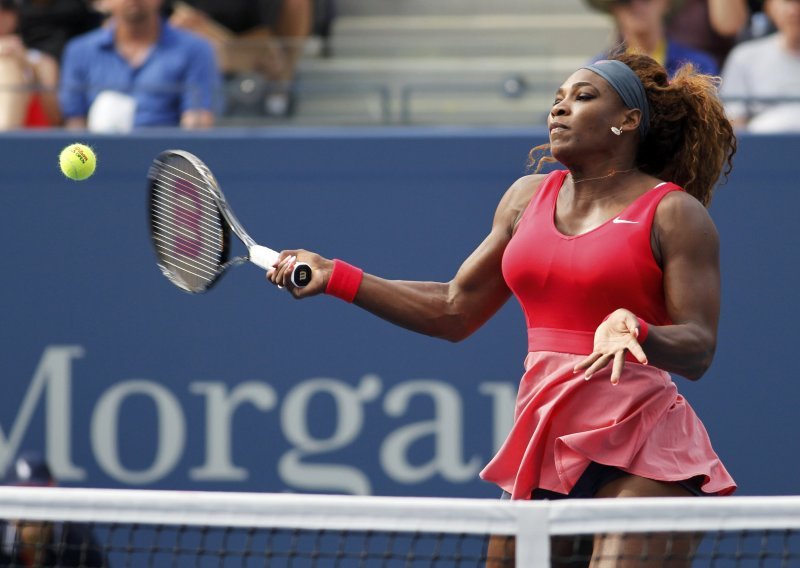Serena se vratila tenisu nakon godinu dana pauze i nije se proslavila