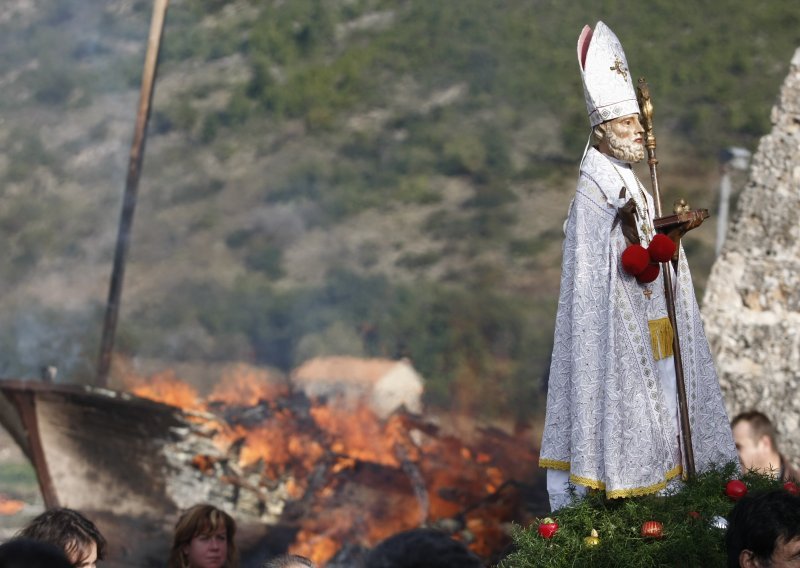 Spalili barke za spas svih brodova i mornara svijeta