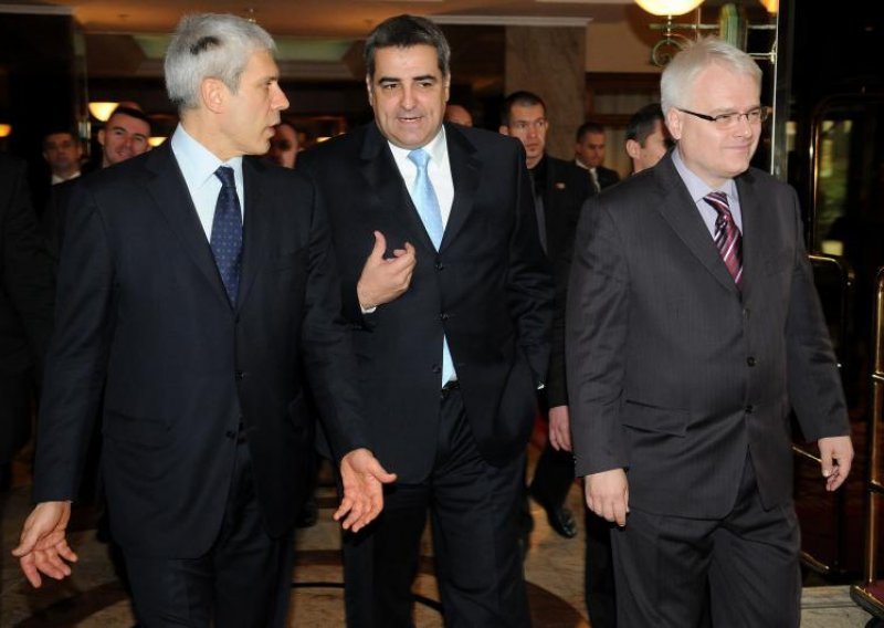Josipovic and Tadic: Political obstruction to economic cooperation removed