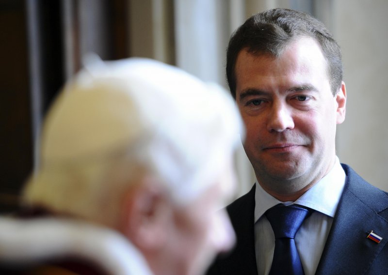 Medvedev u posjetu Benediktu XVI.