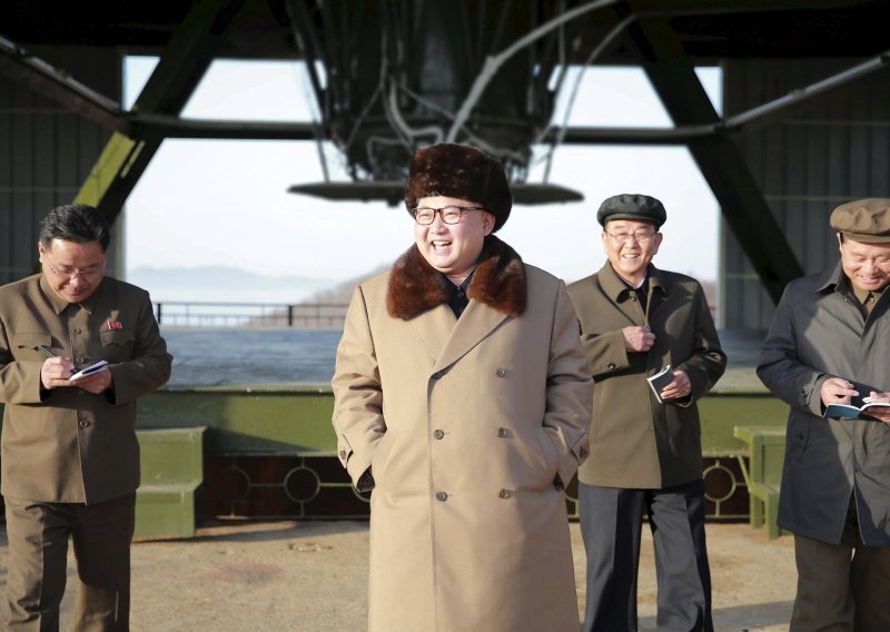 Kim Jong Un hvali nuklearno oružje, sestru imenovao članicom politbiroa