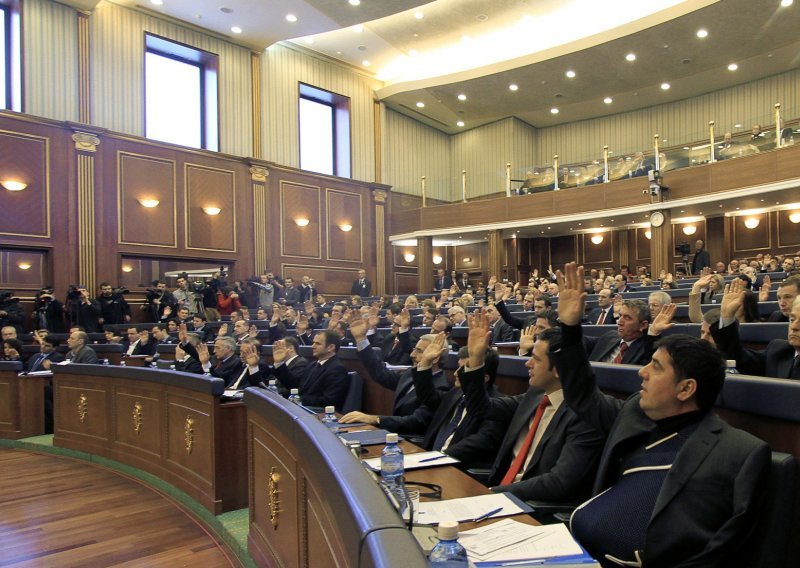 Konstituirana Skupština Kosova