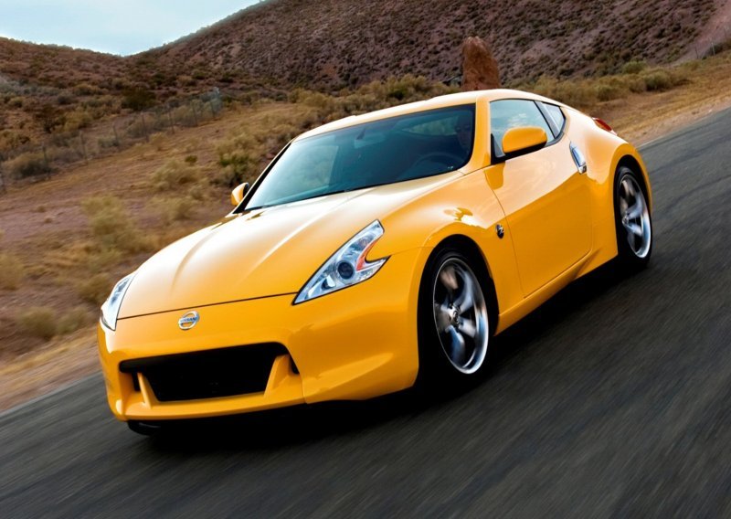 Muškarac prodao testis da bi kupio Nissan 370Z